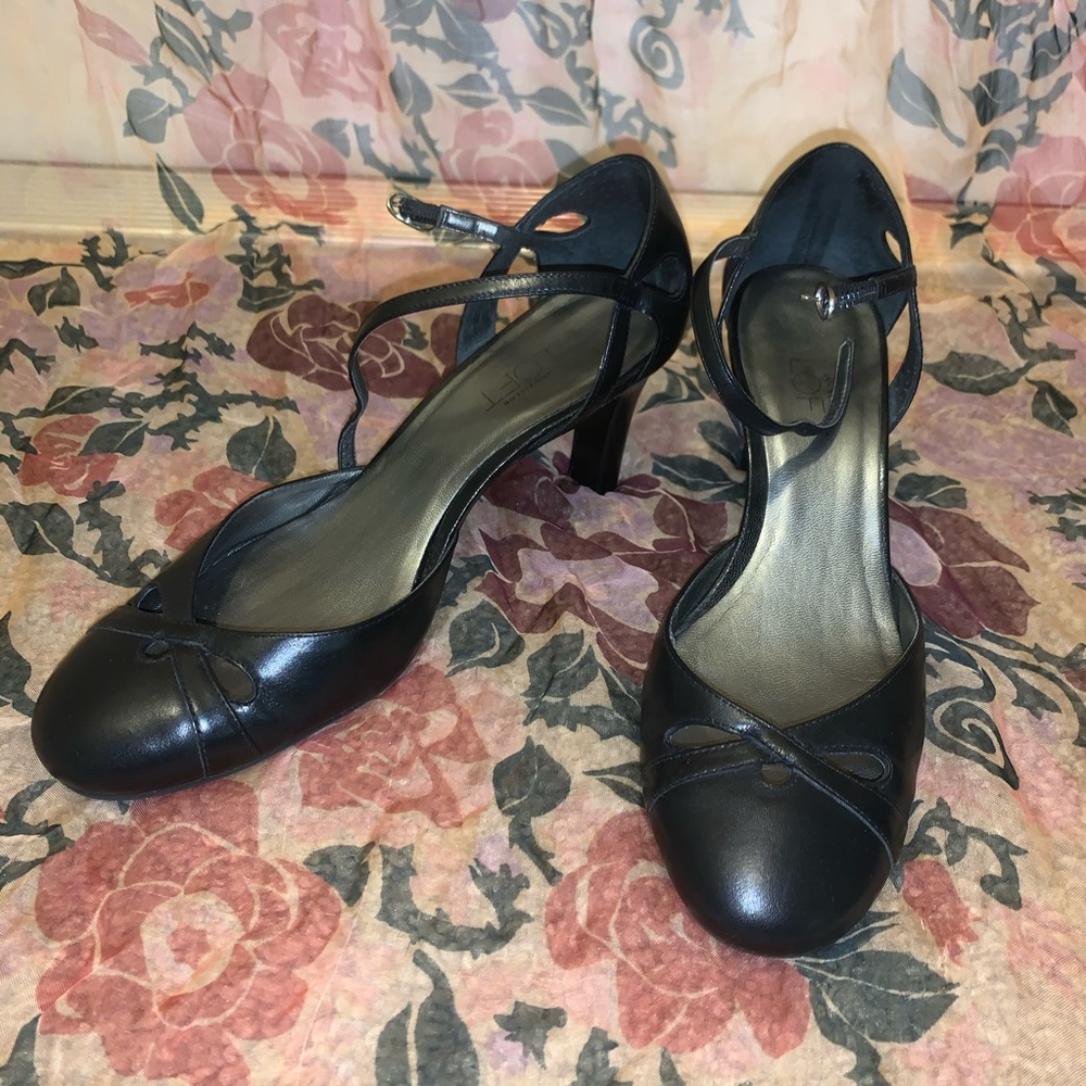 BLACK ANN TAYLOR HEELS